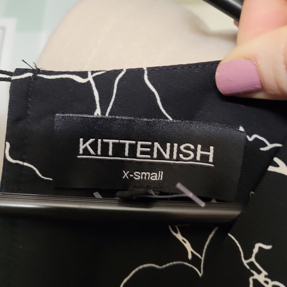 Kittenish Dress - Picture 2 of 4